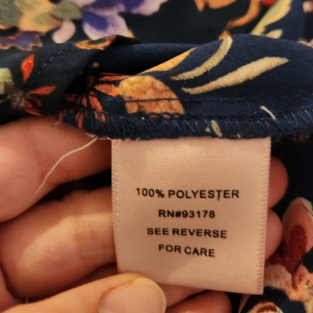 Philosophy Top, Blouse Floral Navy, Pink, Green V-neck Sz XS EUC Summer Tropical